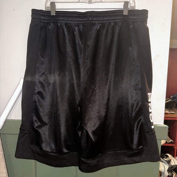Mens and1 shorts size 2xl - Picture 2 of 3